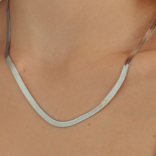 Silver snake chain ￼