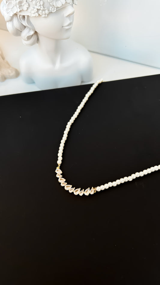 Waterdrop pearl necklace