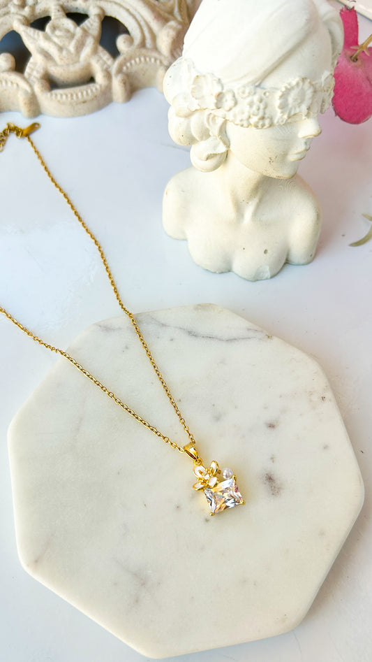 Dainty floral stone necklace