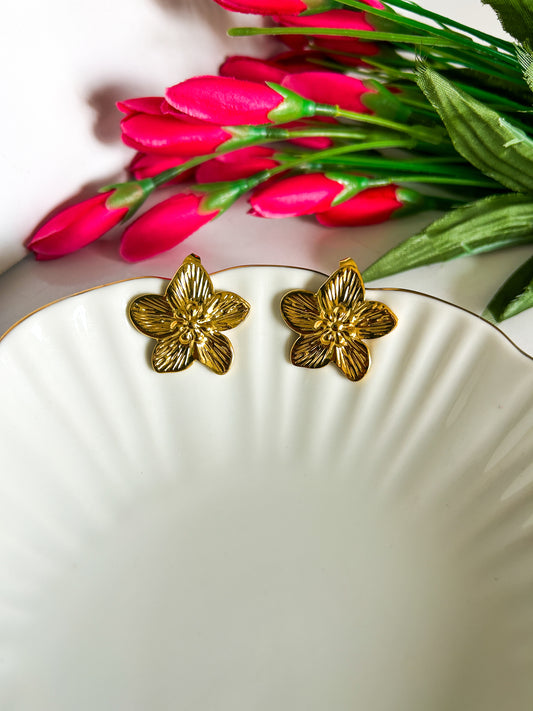 Stunning floral studs