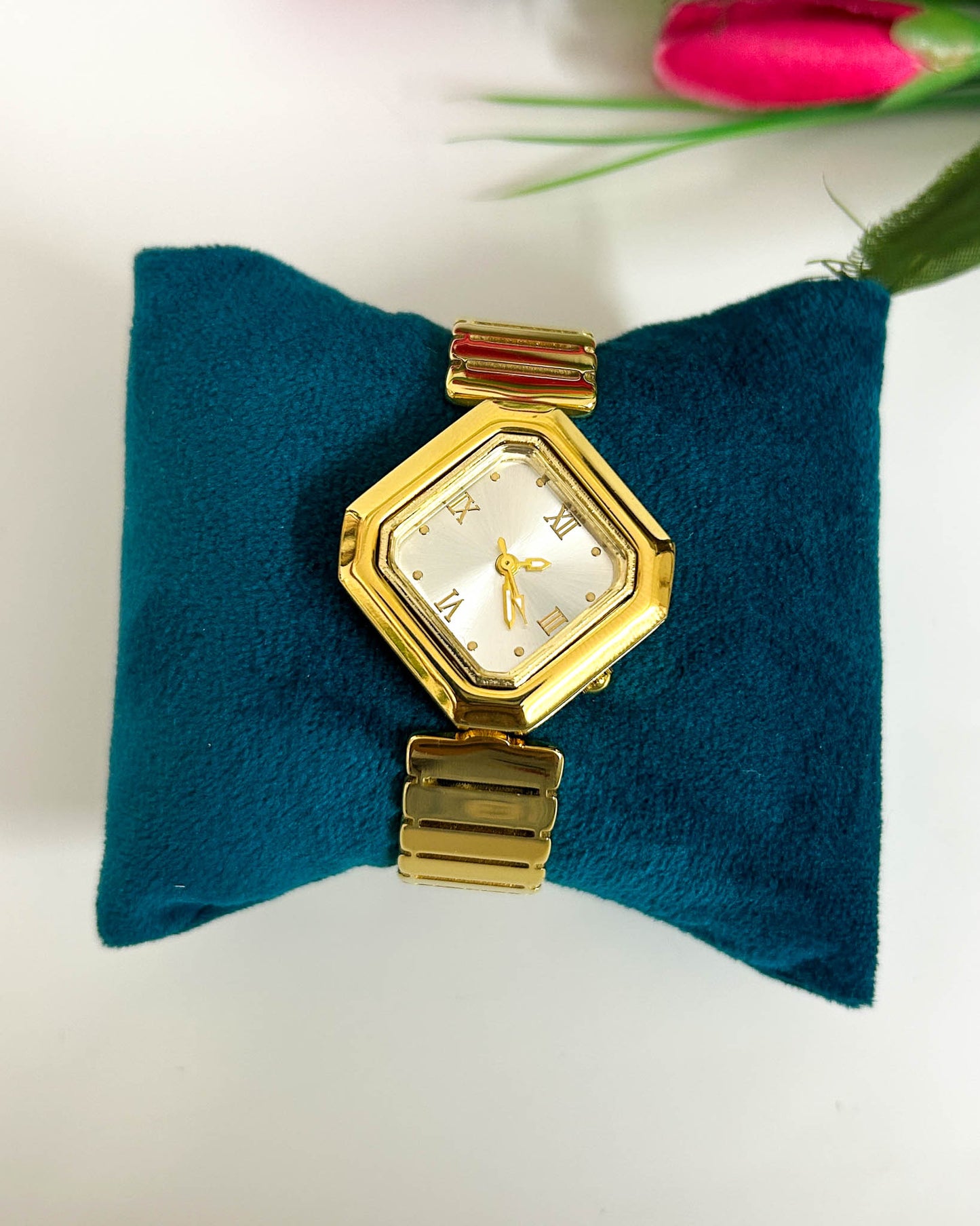 Square thin wrist baby size watch