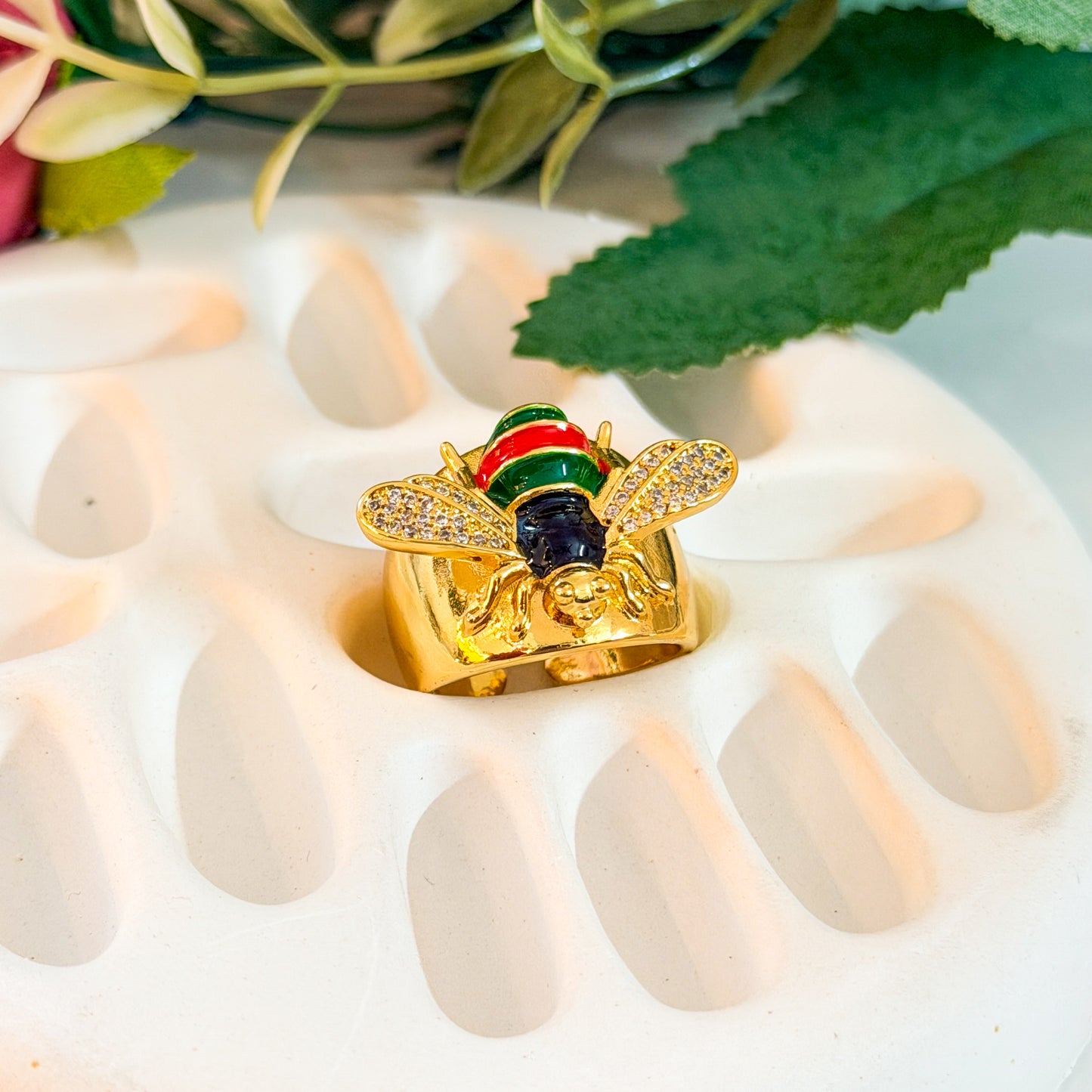 Bee adjustable ring