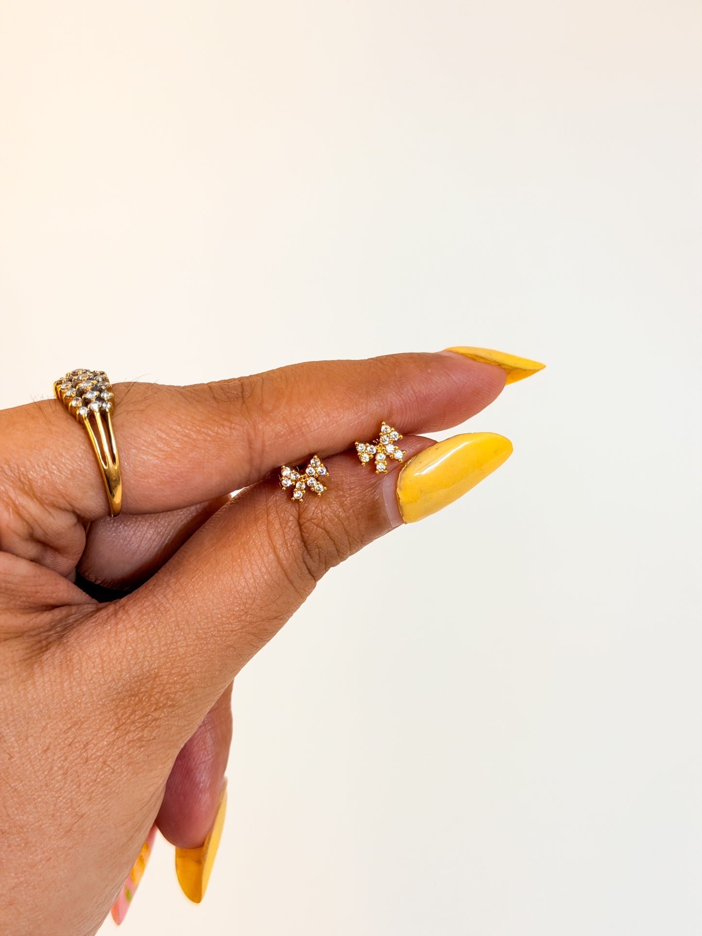 Mini bow ball back studs