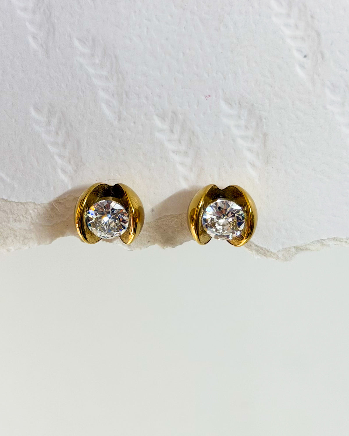 Diamond shell studs