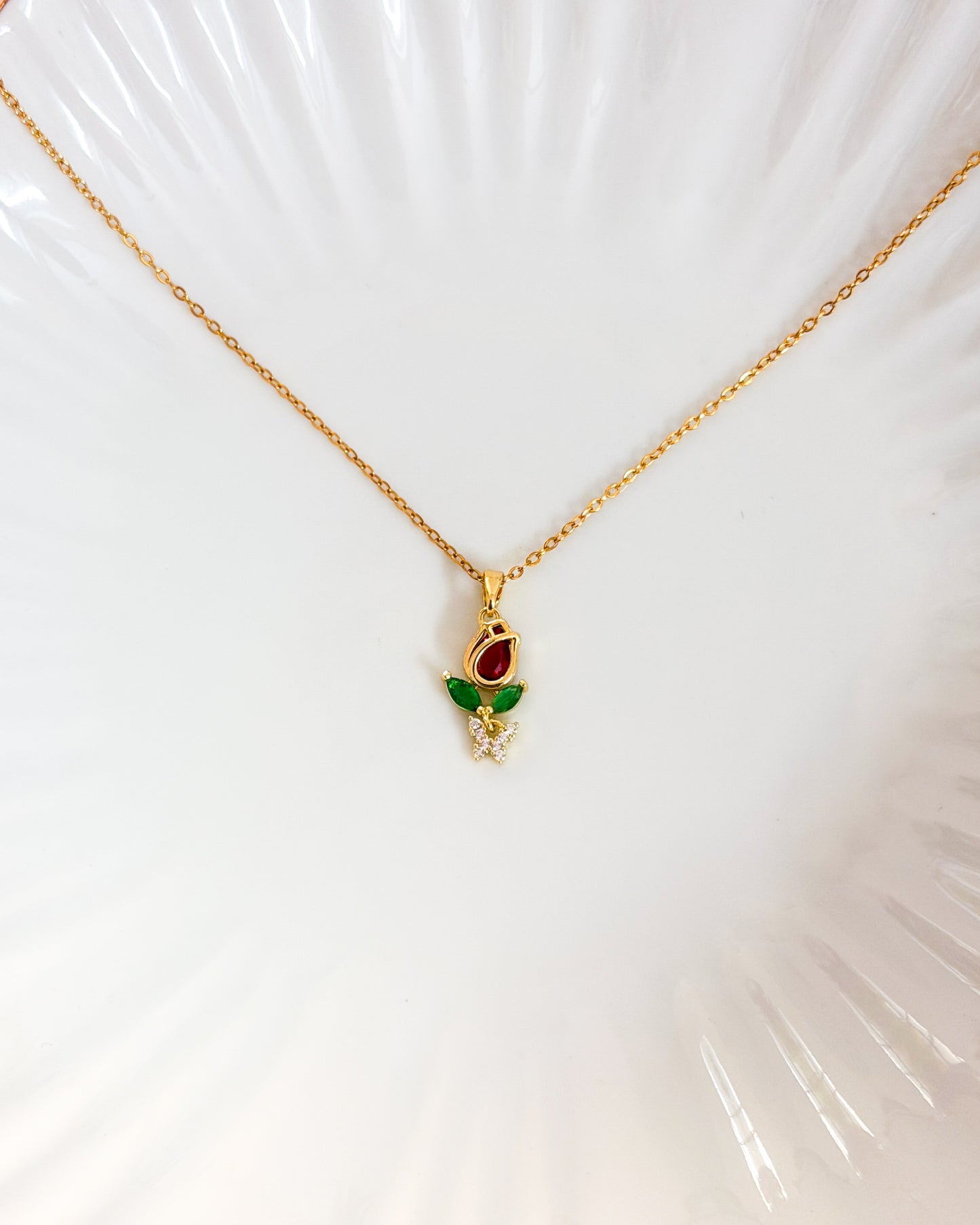 Red mini tulip necklace