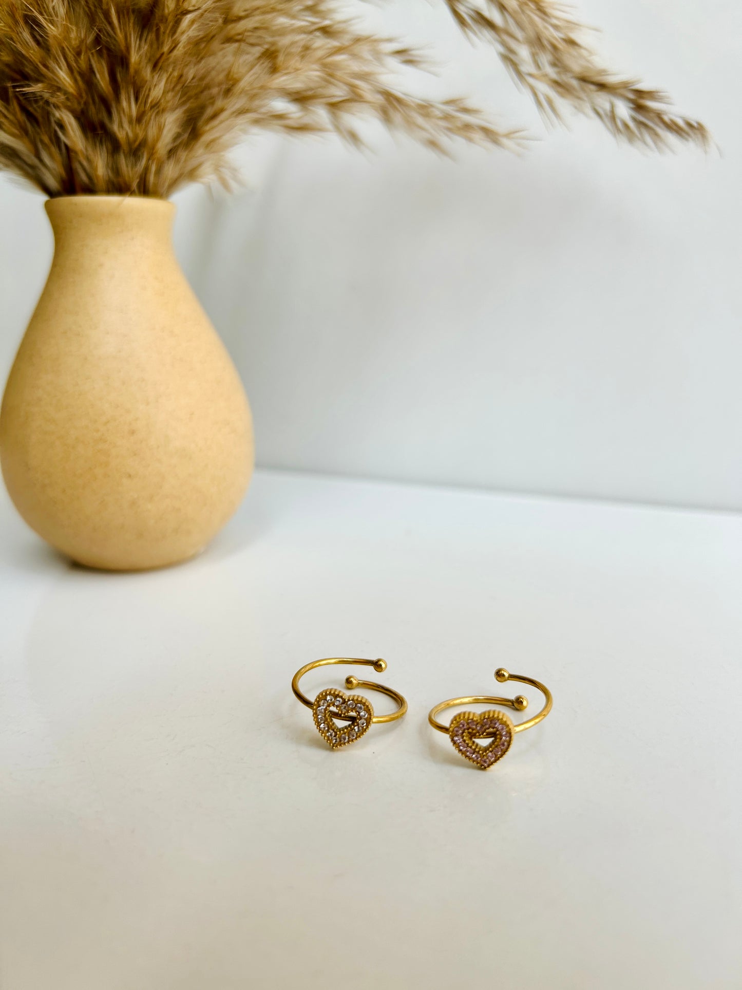 Loop heart, adjustable ring