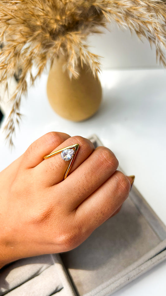 V ring with stone
