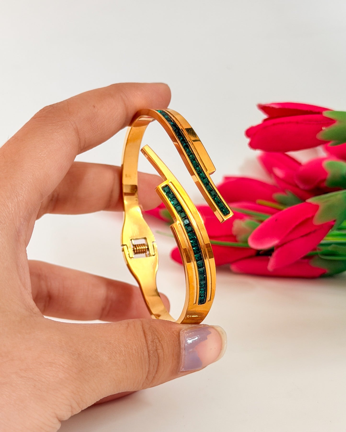 Midnight curve bracelet
