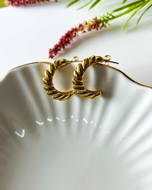 Twisted Half hoops