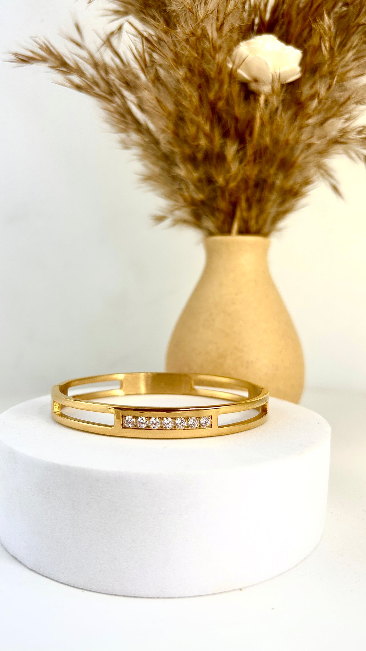 Luxe Men studded bracelet