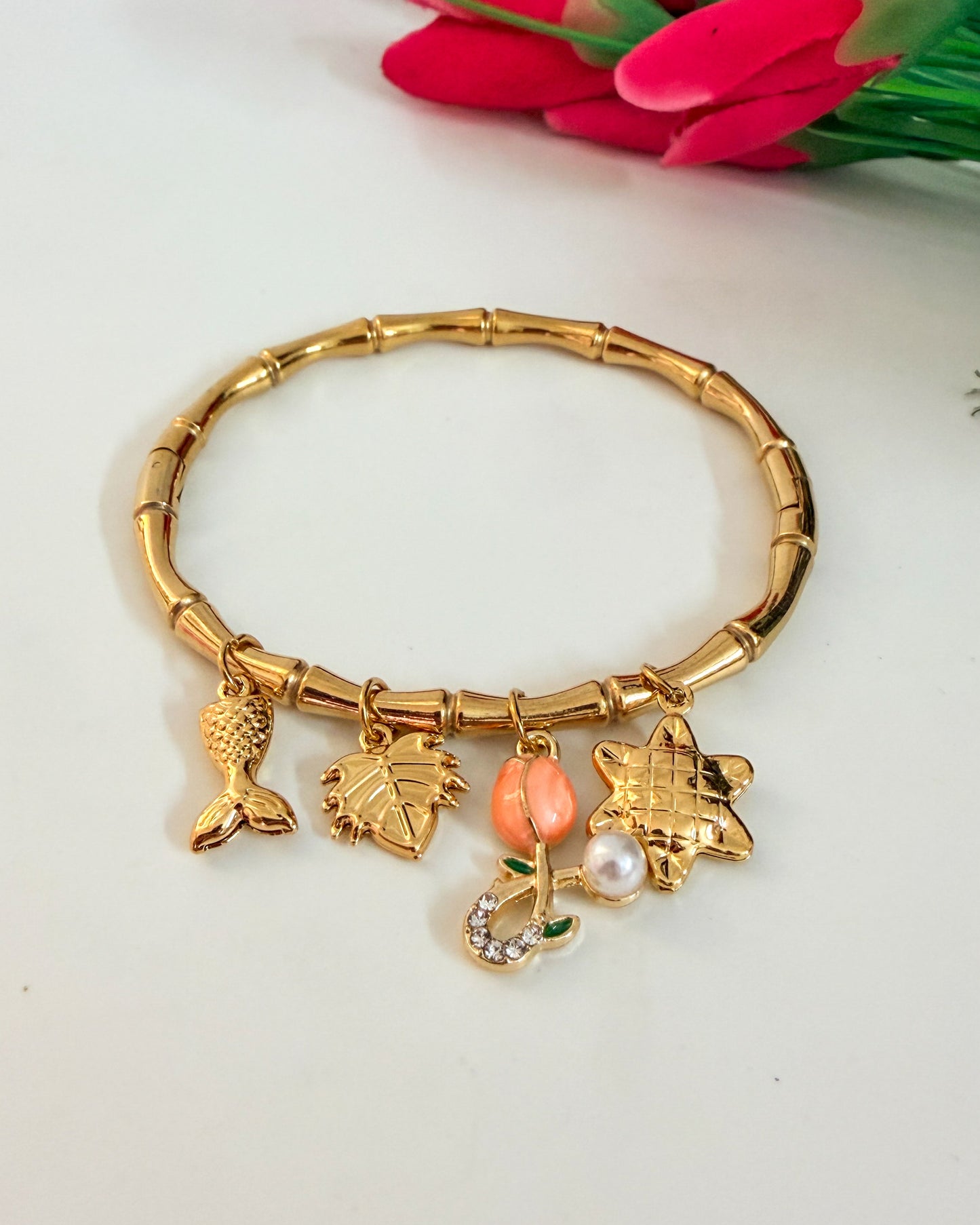 Pearl tulip charm bamboo bracelet