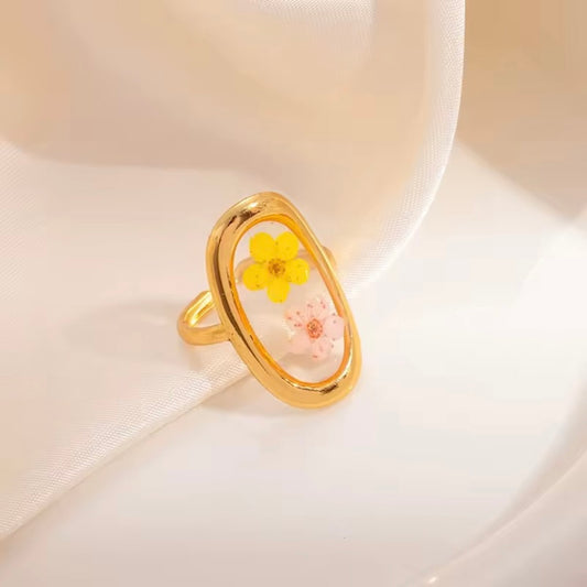 Oval flower resin adjustable ring