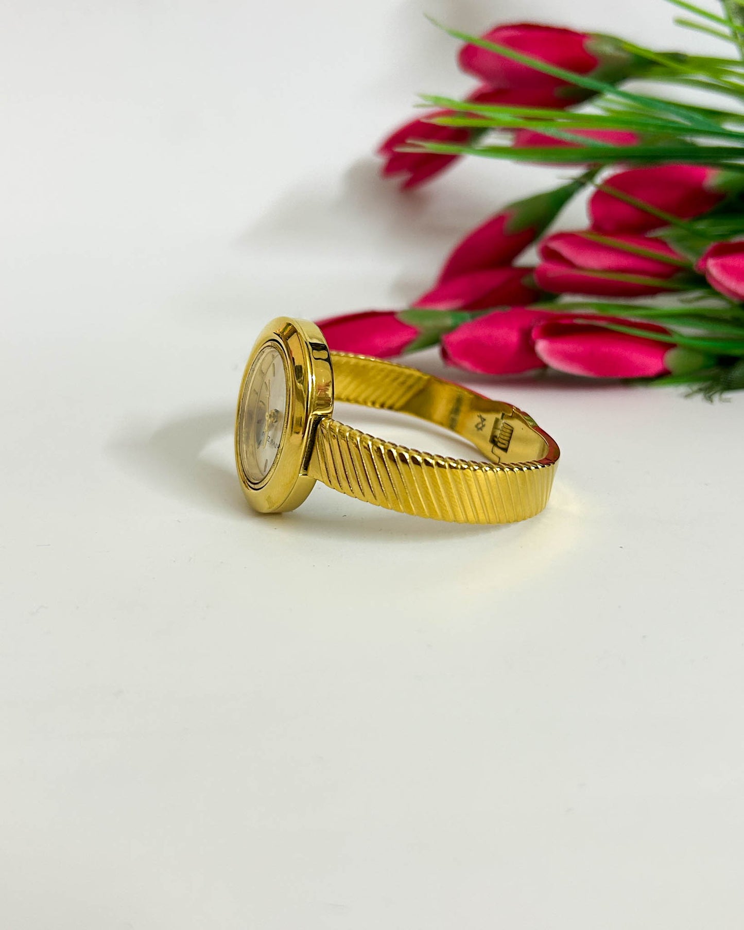 Vintage oval thin wrist baby size watch