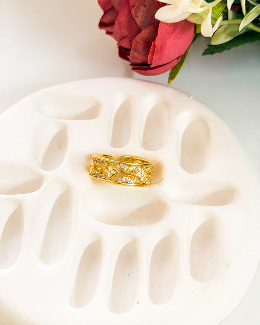 Clover adjustable ring