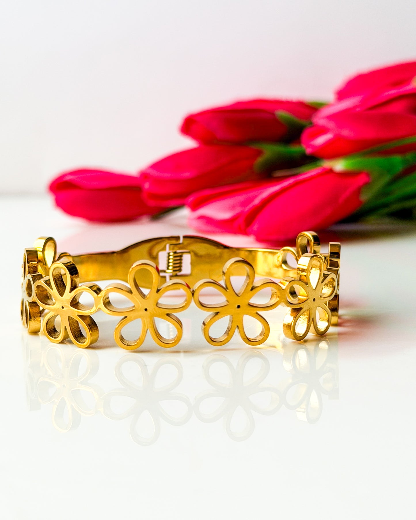 Floral chain thin wrist/ baby size bracelet