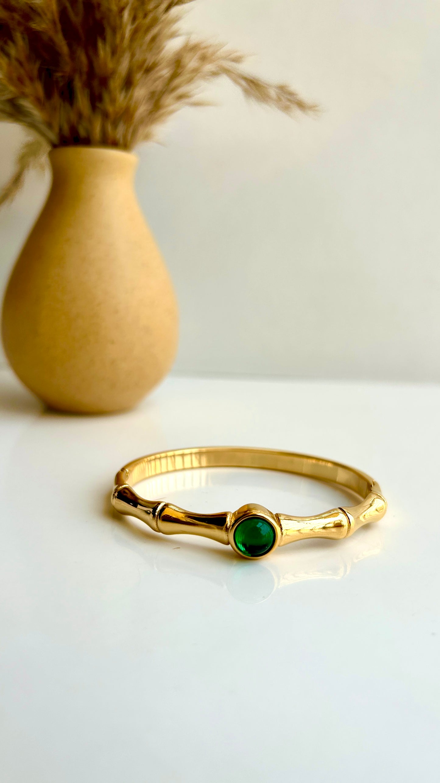 Bamboo bracelet with green stone