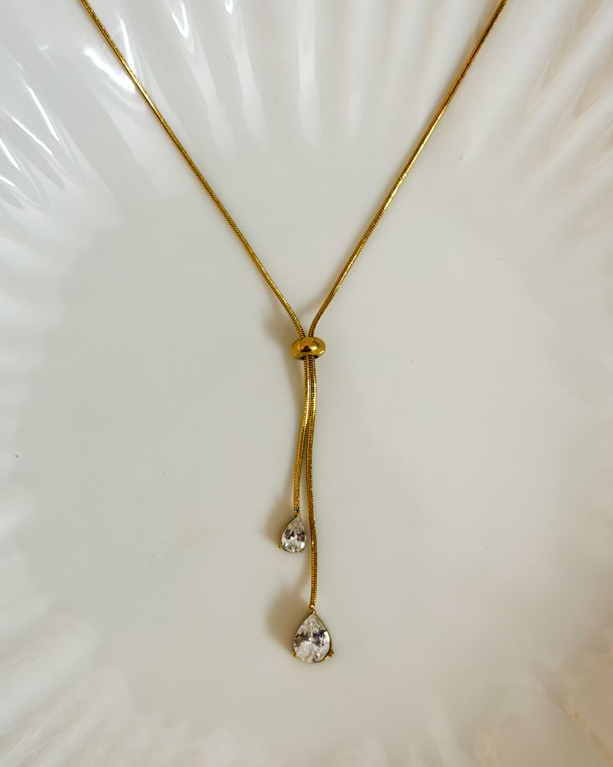 White drop adjustable necklace