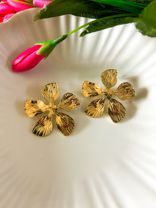 Chunky floral studs