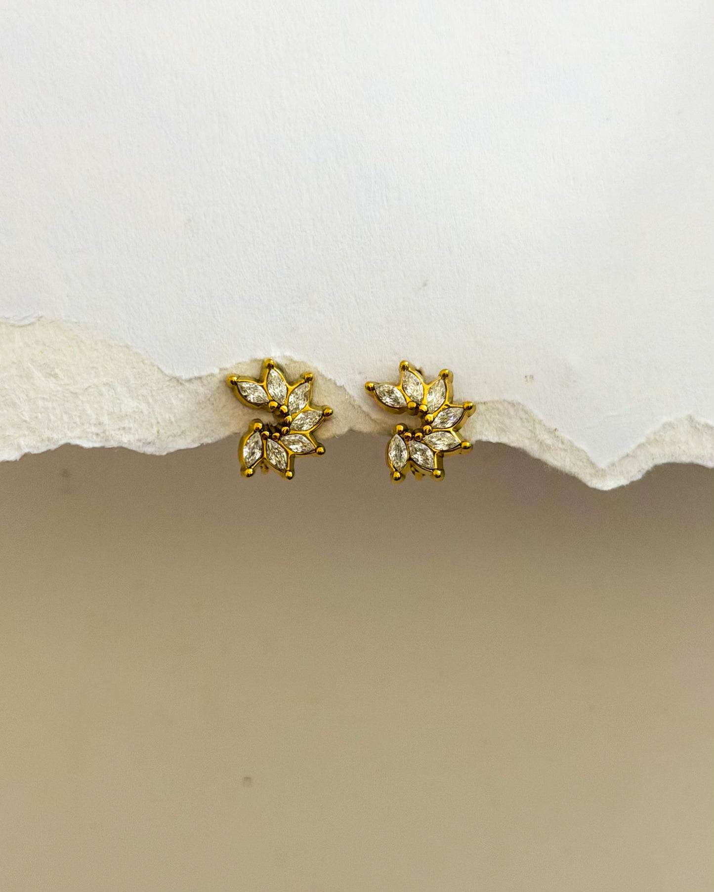 The studded sun Huggies
