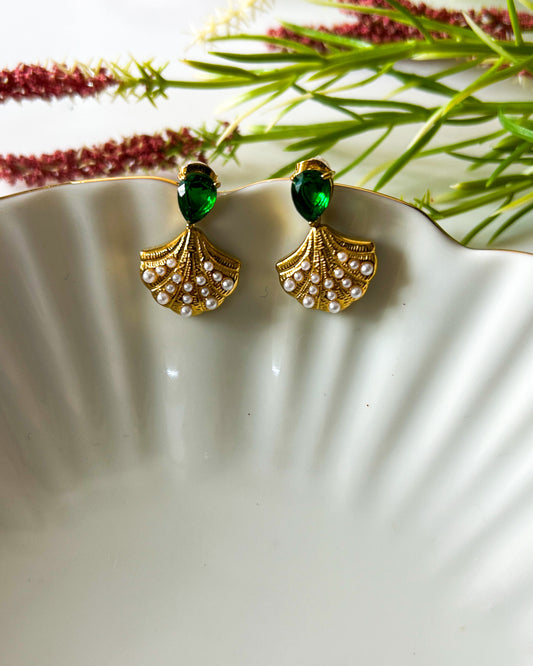 Statement pearl earrings