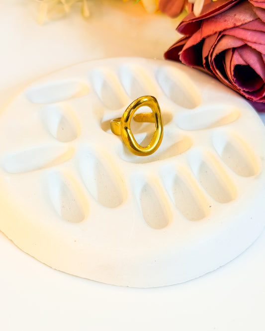 Hollow oval adjustable ring