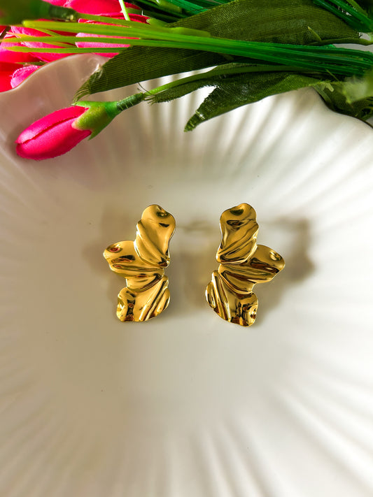 Winged studs