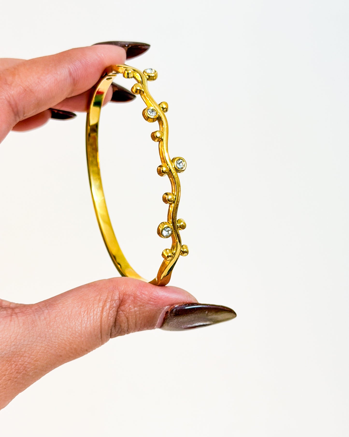 Wavy studded bracelet 2.0