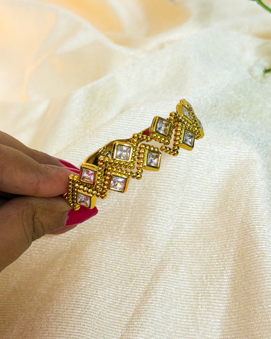 Studded zig zag thin wrist baby size bracelet