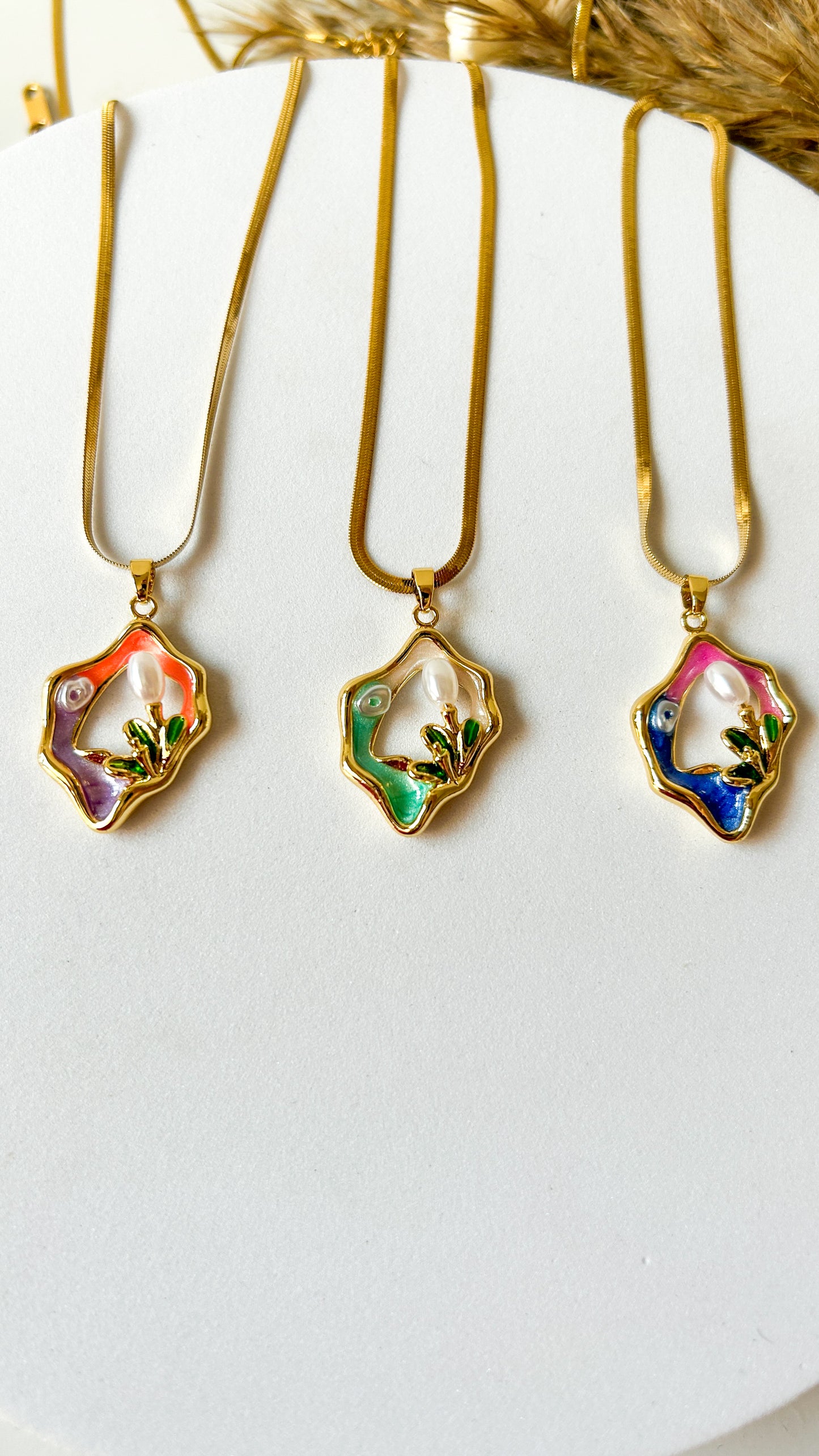 Vintage floral necklace