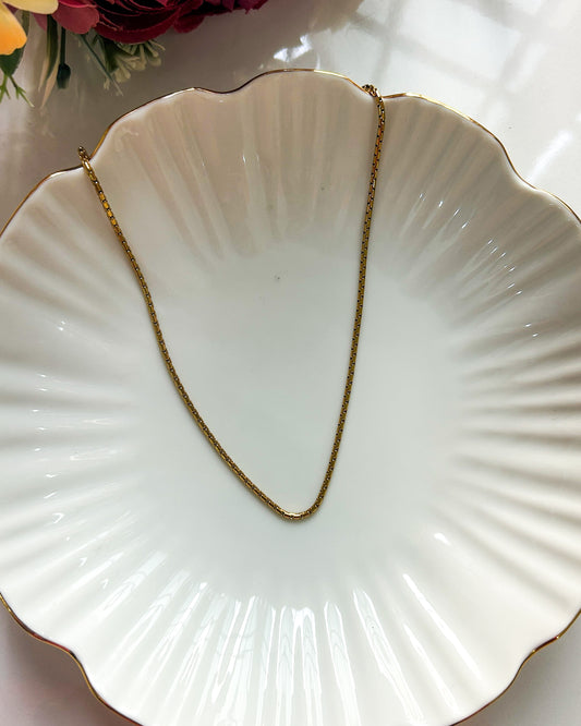 Thin box chain
