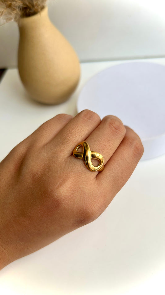 Adjustable infinity ring