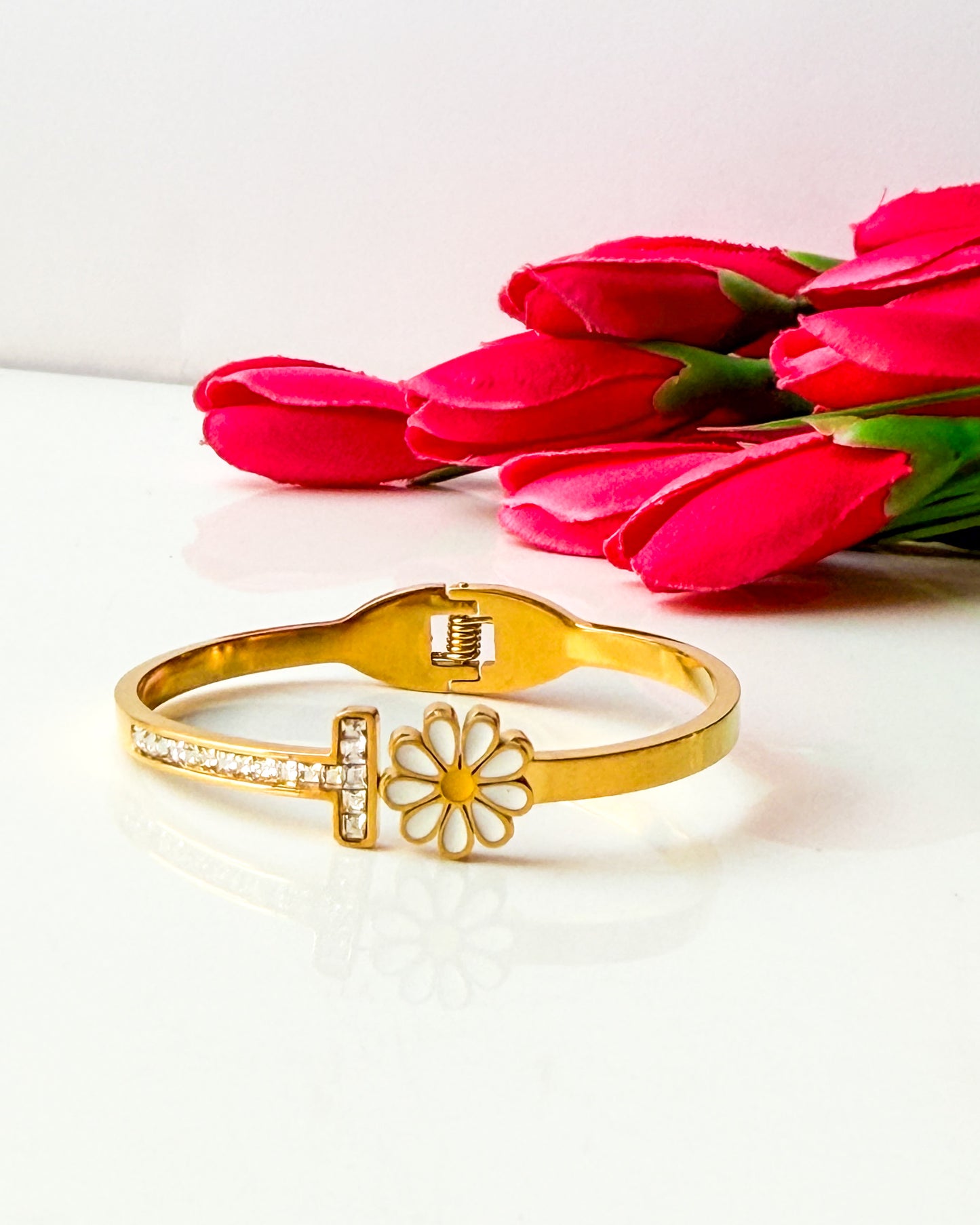 Daisy thin wrist/ baby size bracelet