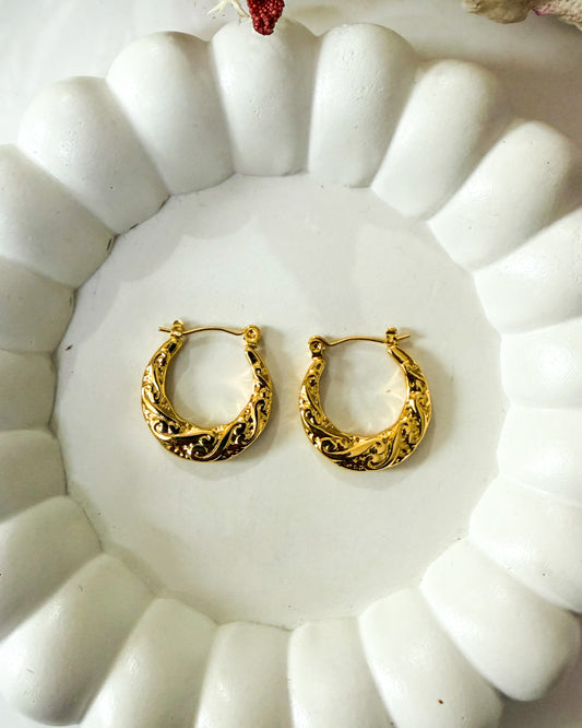 Vintage detail hoops