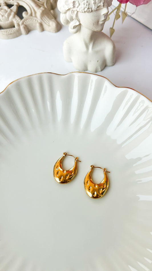 Crushed elongated hoops