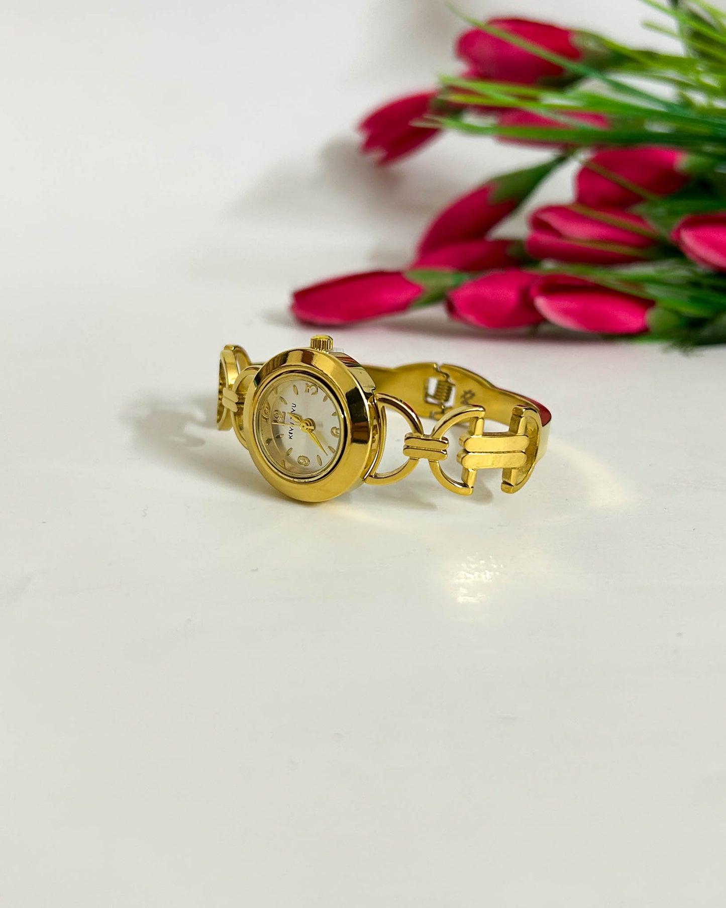 Round dial geometric link thin wrist baby size watch
