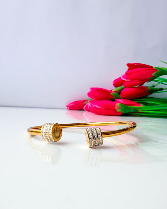 Adjustable baby size bracelet