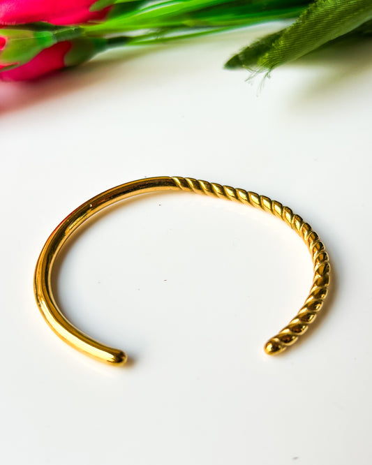 Two faced openable adjustable bracelet