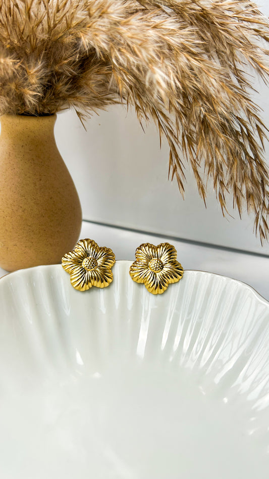 Puffed flower earrings