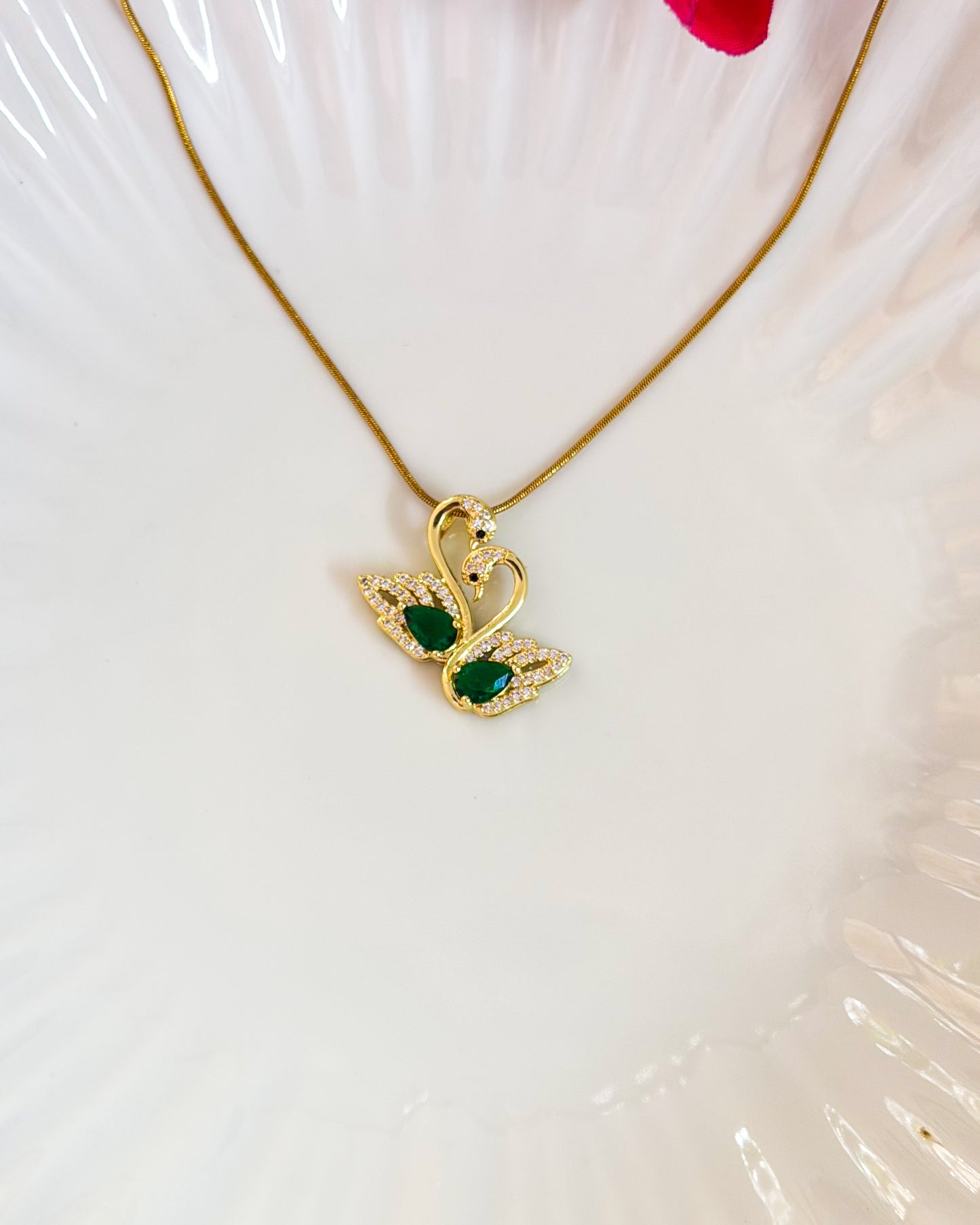 Twins swan necklace
