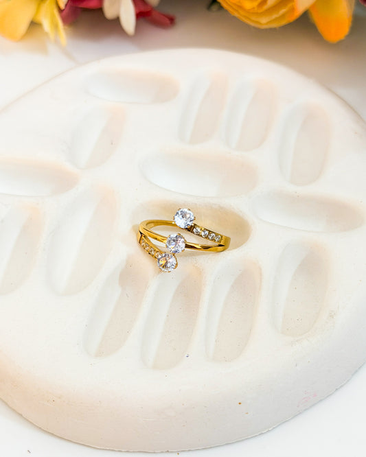 Three stone premium ring