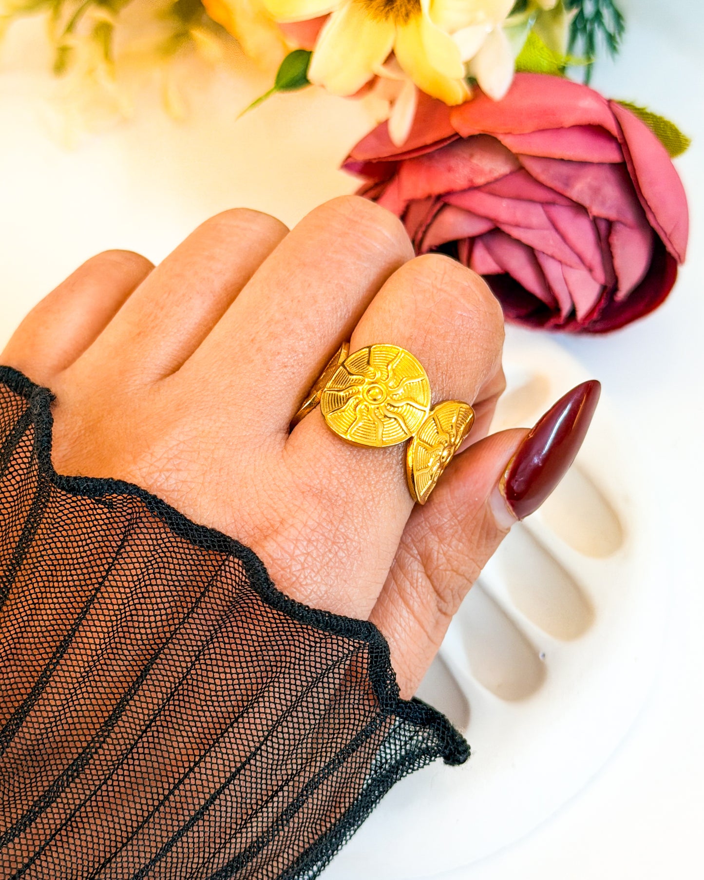 Sun wave adjustable ring