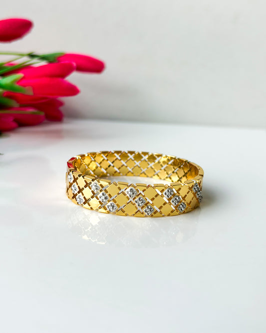 Chunky studded thin wrist / baby size bracelet