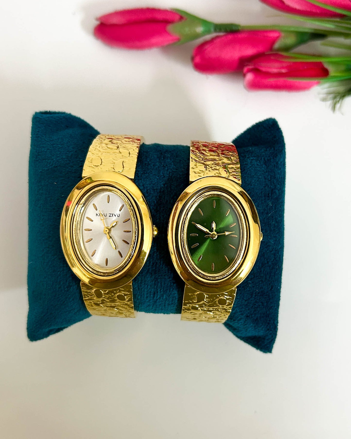 Hammered pattern thin wrist baby size watch