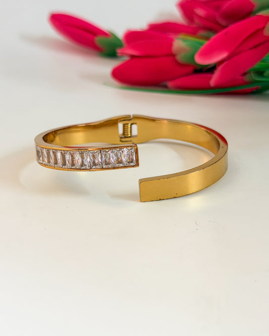 Openable studded thin wrist/ baby size bracelet