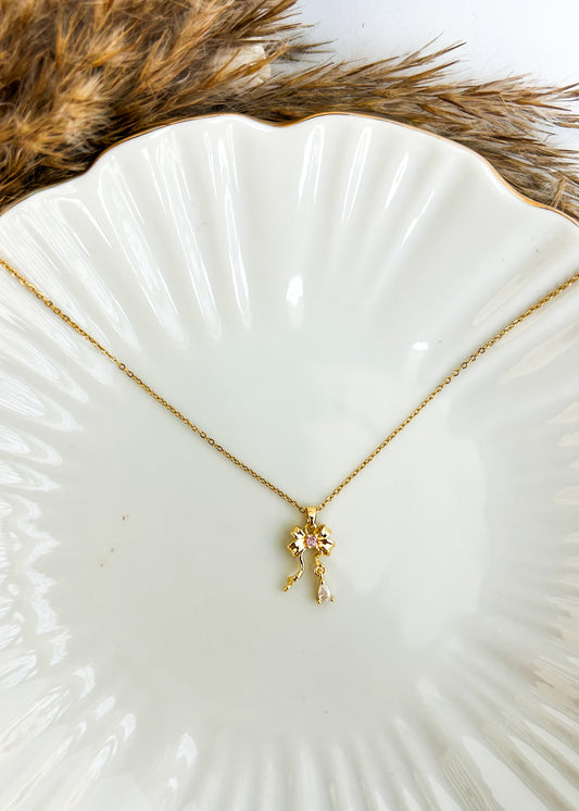 Delicate bow necklace