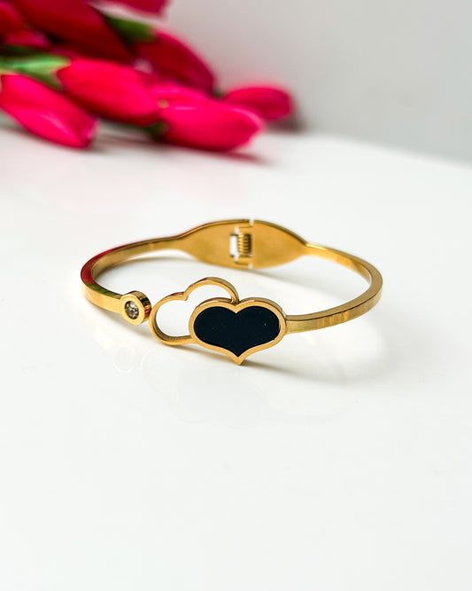 Dual heart thin wrist bracelet