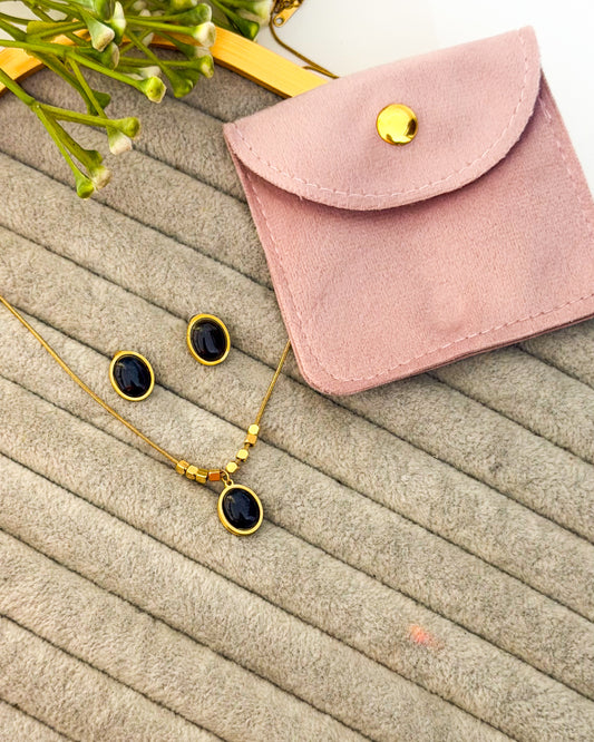 Black Stone combo with pouch
