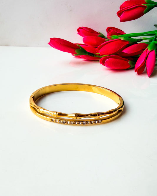 Layered studded bamboo pattern bracelet