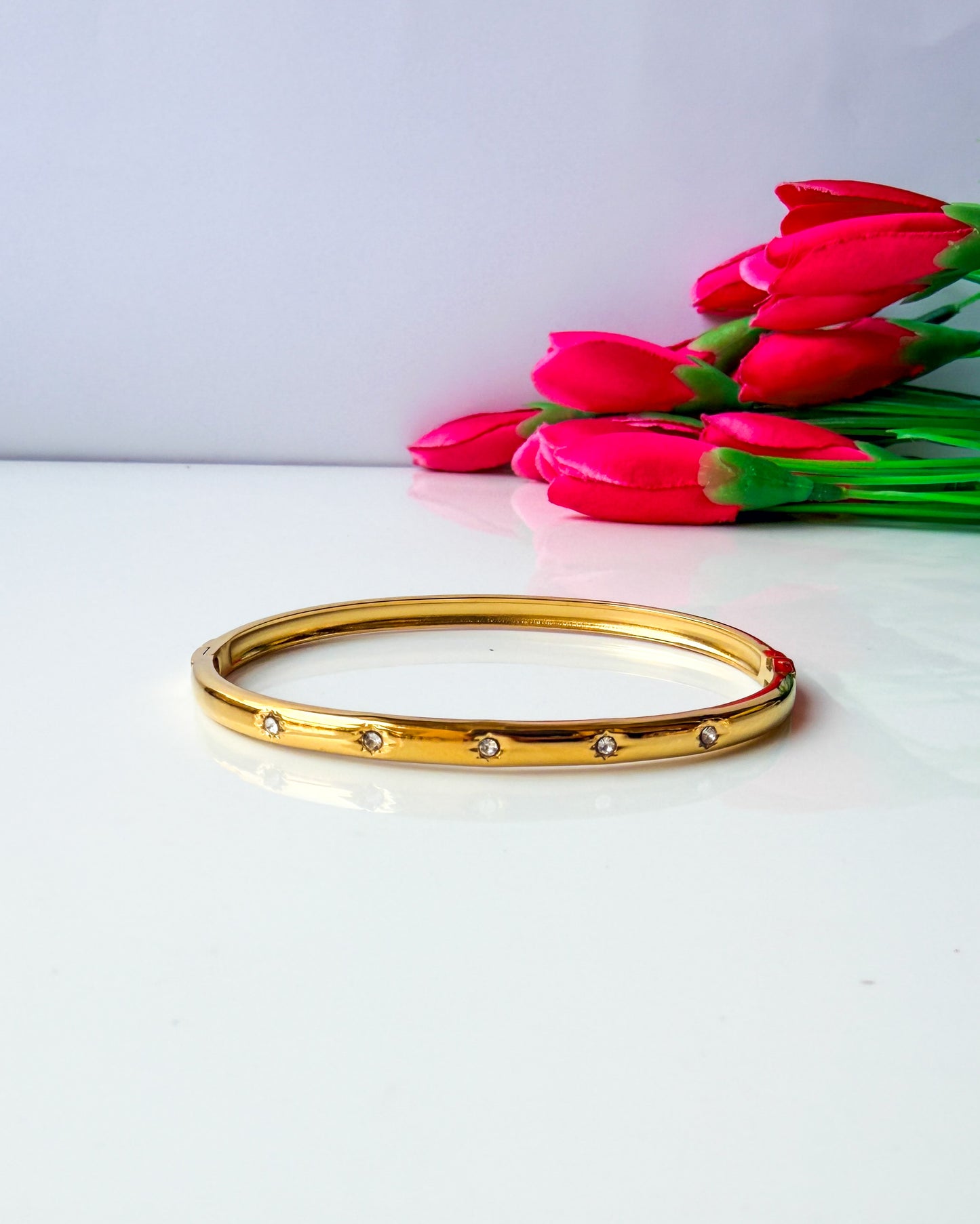 Round stone bracelet