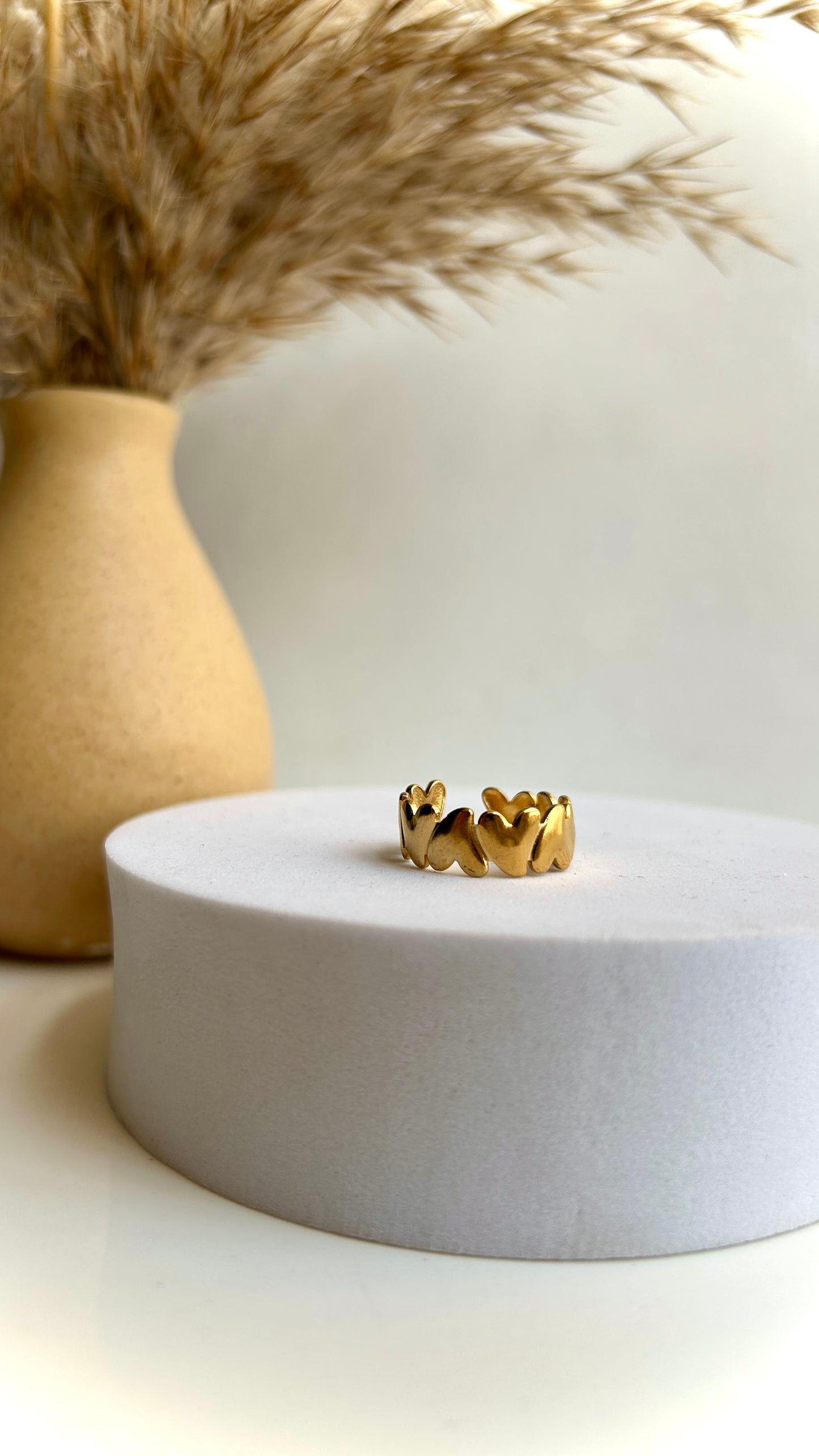 Minimal heart adjustable ring